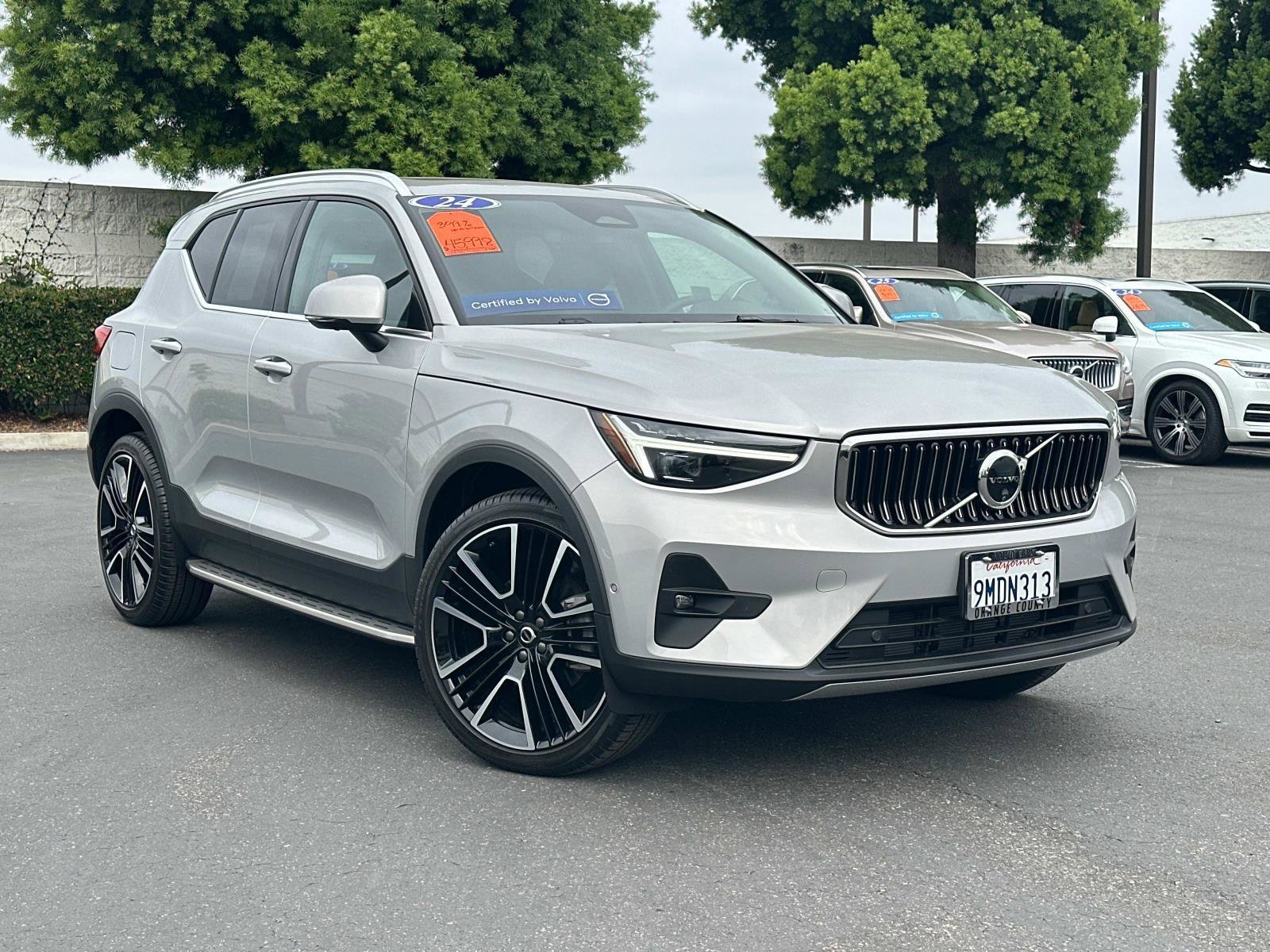 Certified 2024 Volvo XC40 B5 Ultimate w/ Climate Package image 1