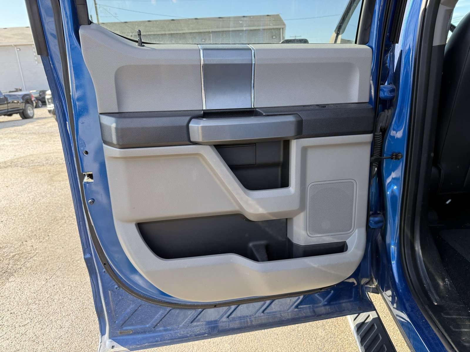 Used 2017 Ford F150 XLT w/ Equipment Group 302A Luxury image 24