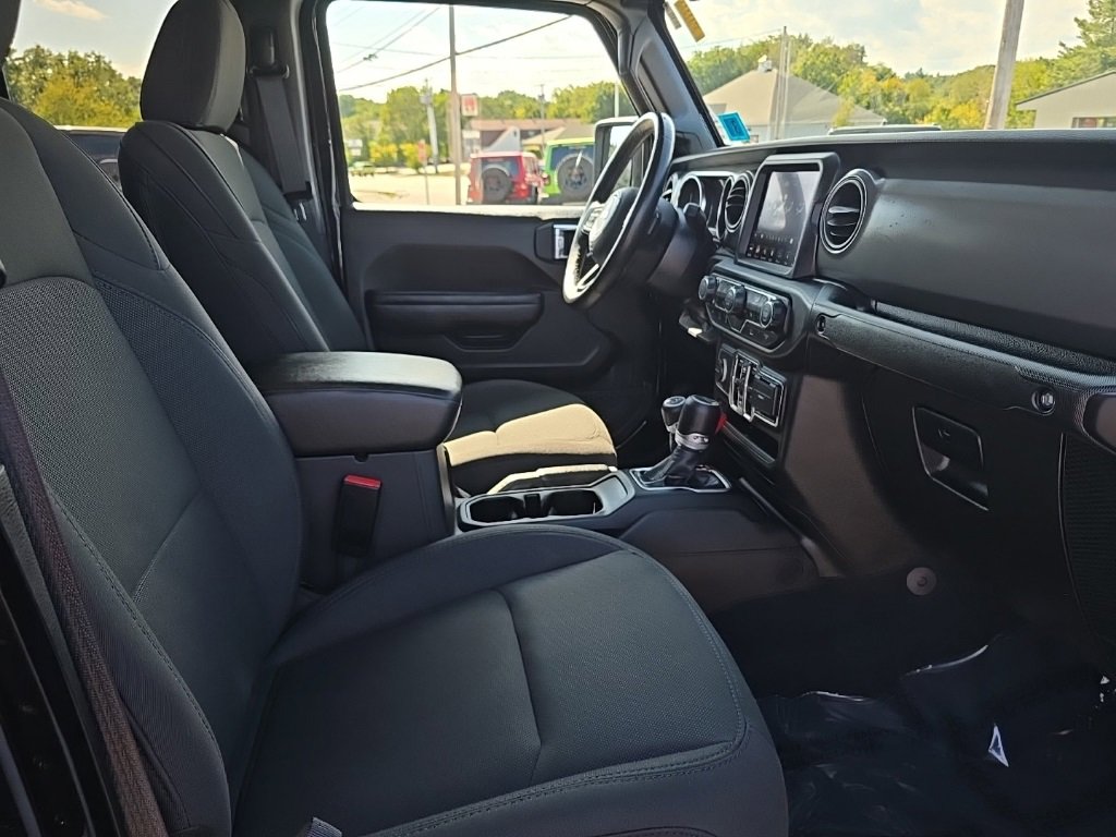 Certified 2022 Jeep Gladiator Willys image 11