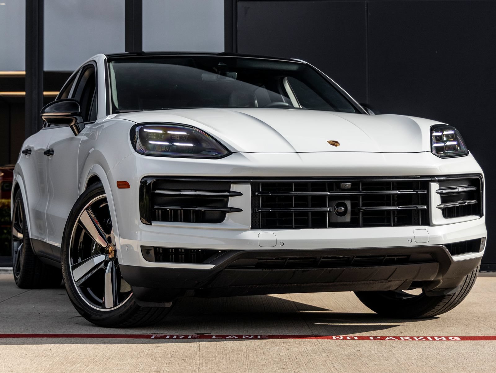 Certified 2025 Porsche Cayenne S AWD/4WD image 6