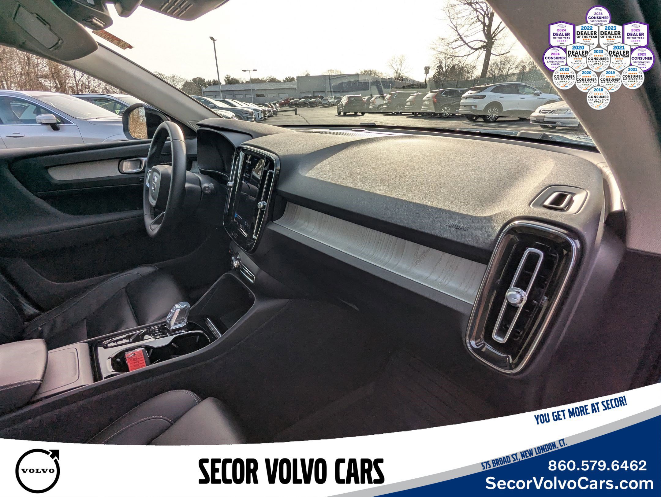 Certified 2023 Volvo XC40 B5 Ultimate w/ Protection Package Premier image 26