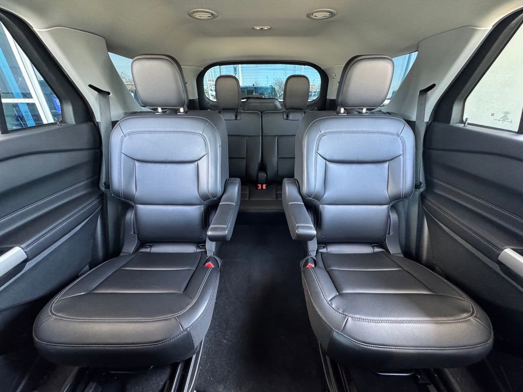 Used 2023 Ford Explorer XLT w/ Equipment Group 202A image 27