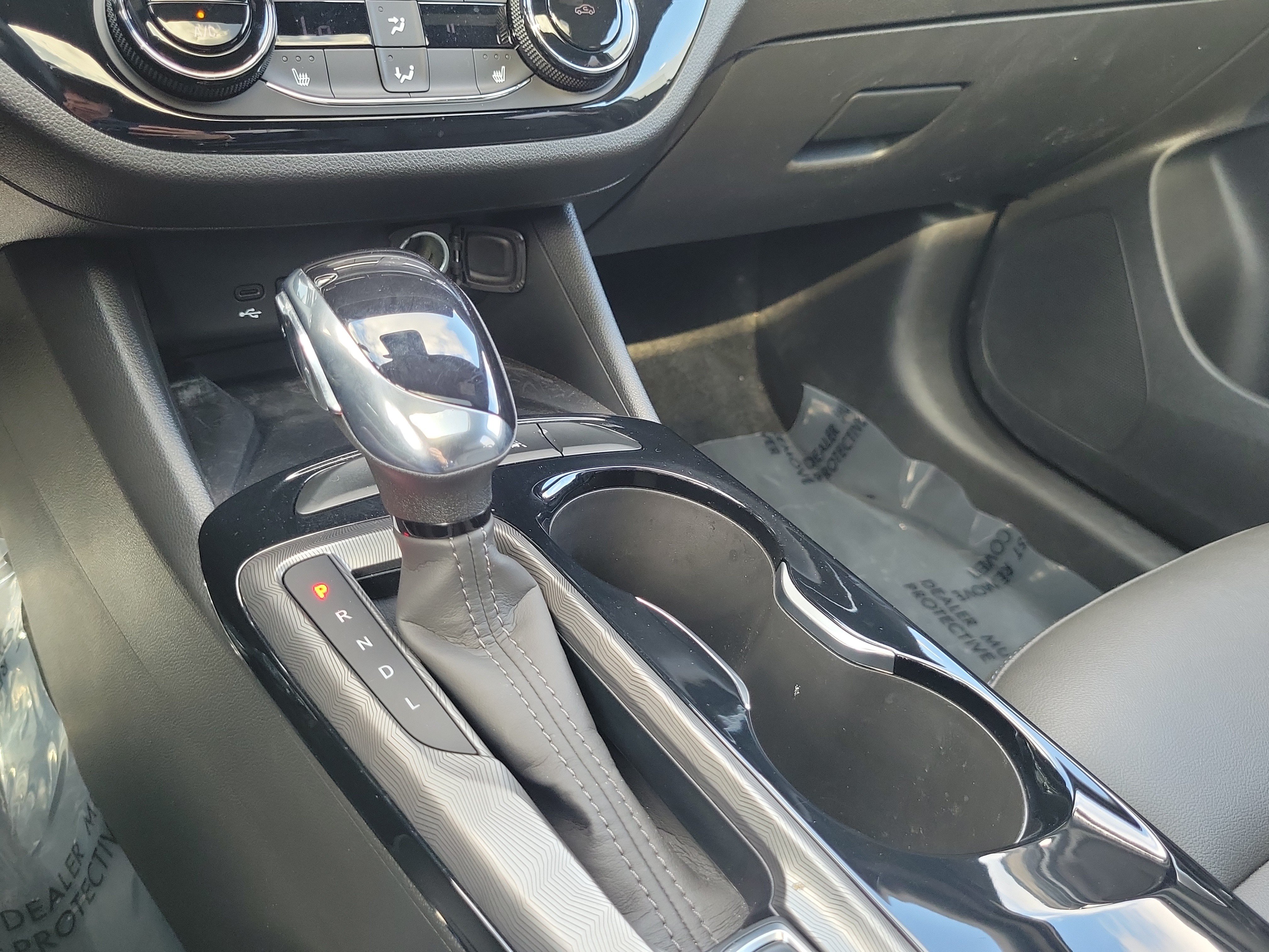 Used 2024 Buick Envista Sport Touring w/ Convenience I Package FWD image 23