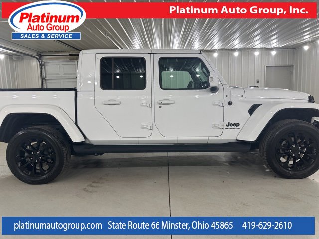 Used 2023 Jeep Gladiator Overland image 6