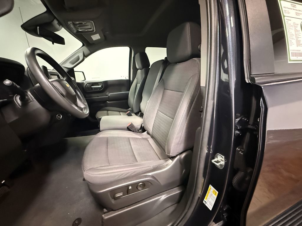 Used 2023 Chevrolet Silverado 1500 Custom image 12