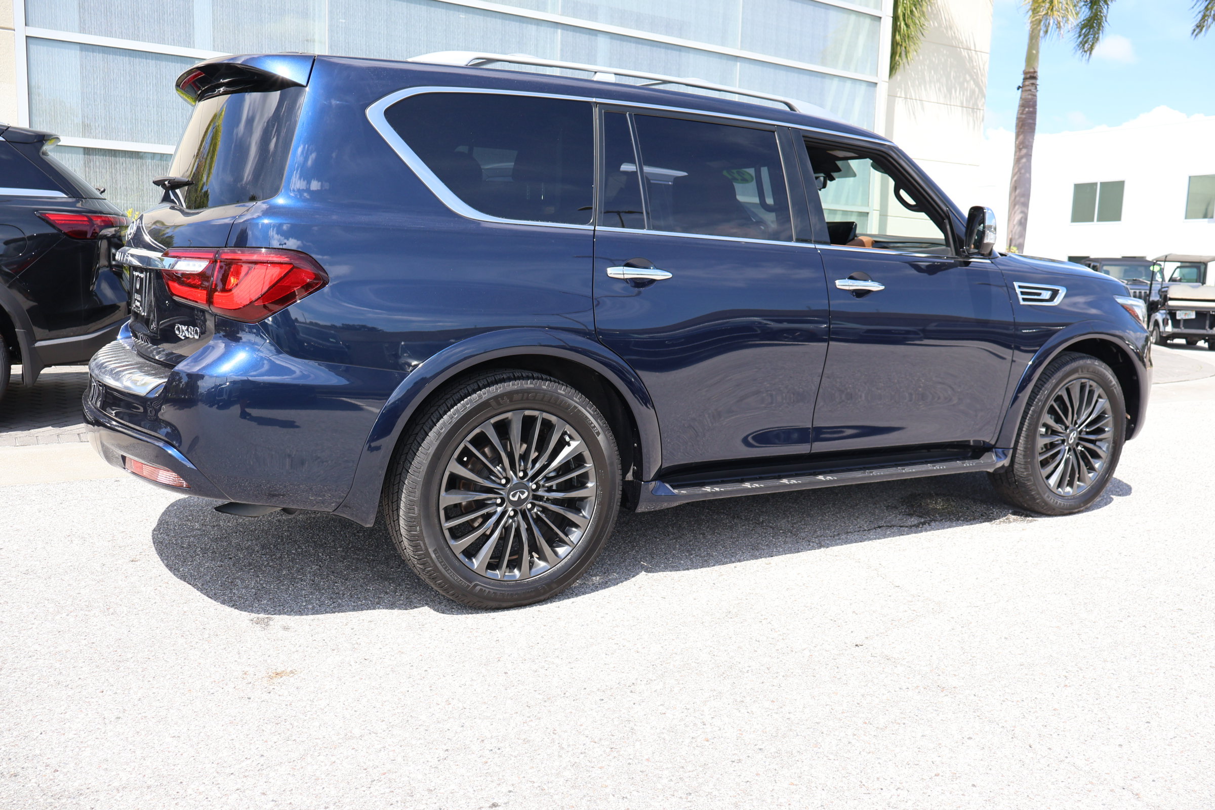 Certified 2022 INFINITI QX80 Sensory w/ Cargo Package RWD image 10