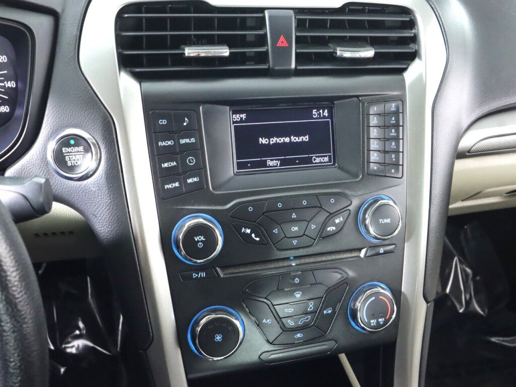 Used 2018 Ford Fusion SE image 15