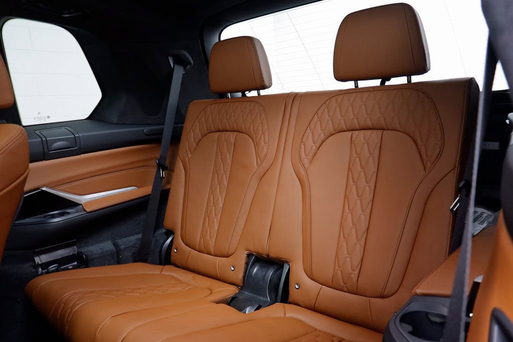 New 2026 BMW X7 M60i image 16