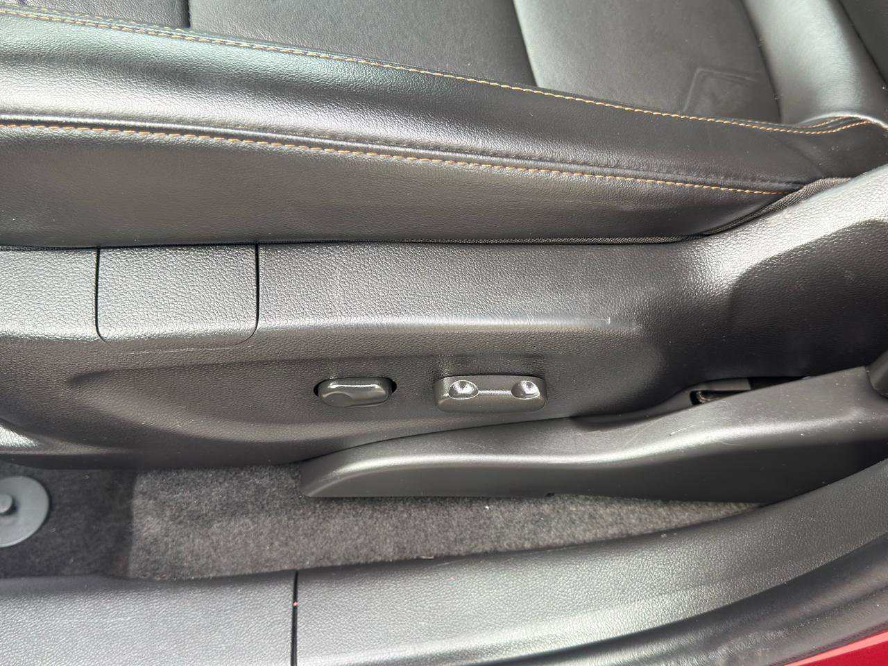 Used 2021 Chevrolet Trax LT w/ Premium Seat Package image 14