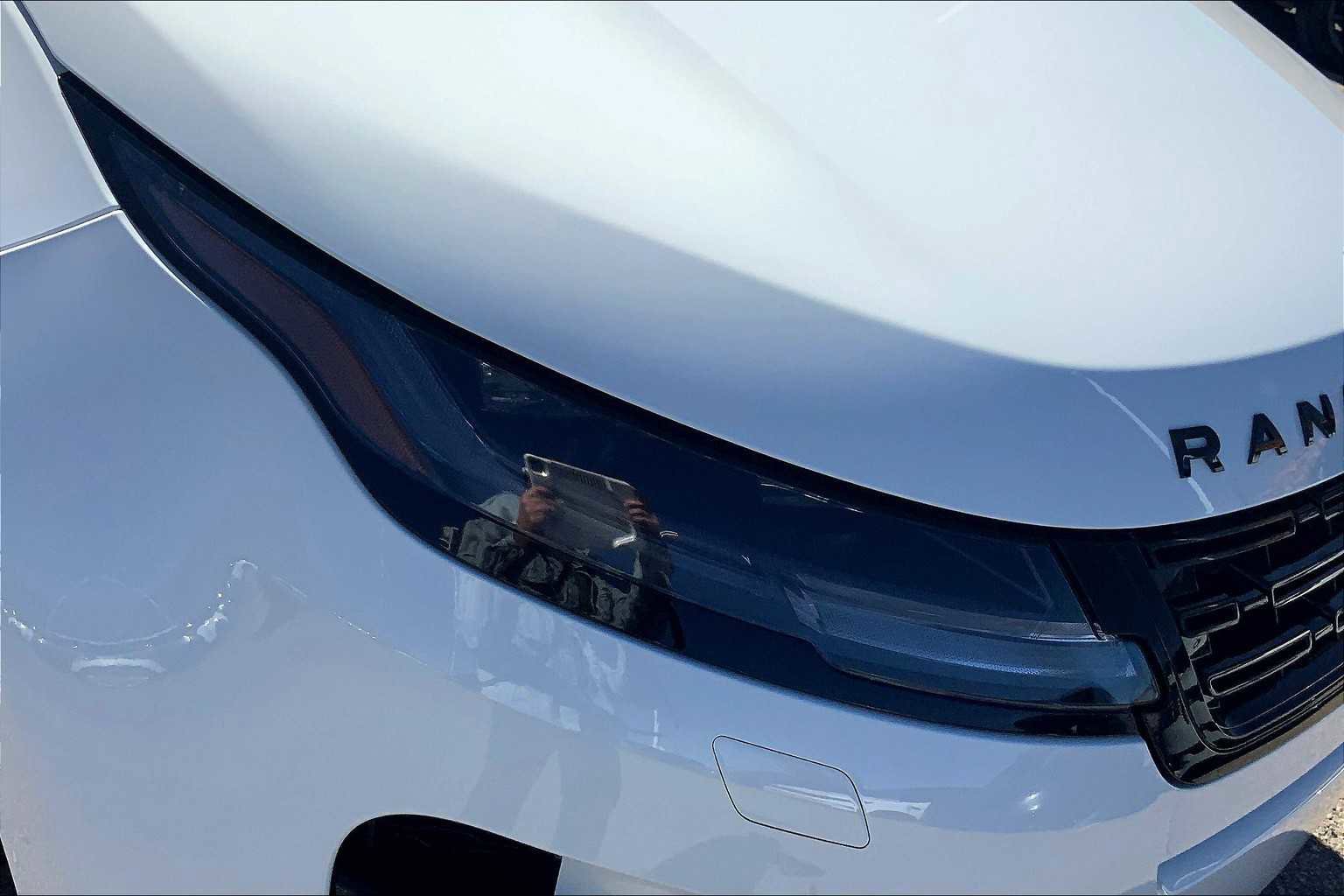 Used 2025 Land Rover Range Rover Evoque Dynamic SE image 26