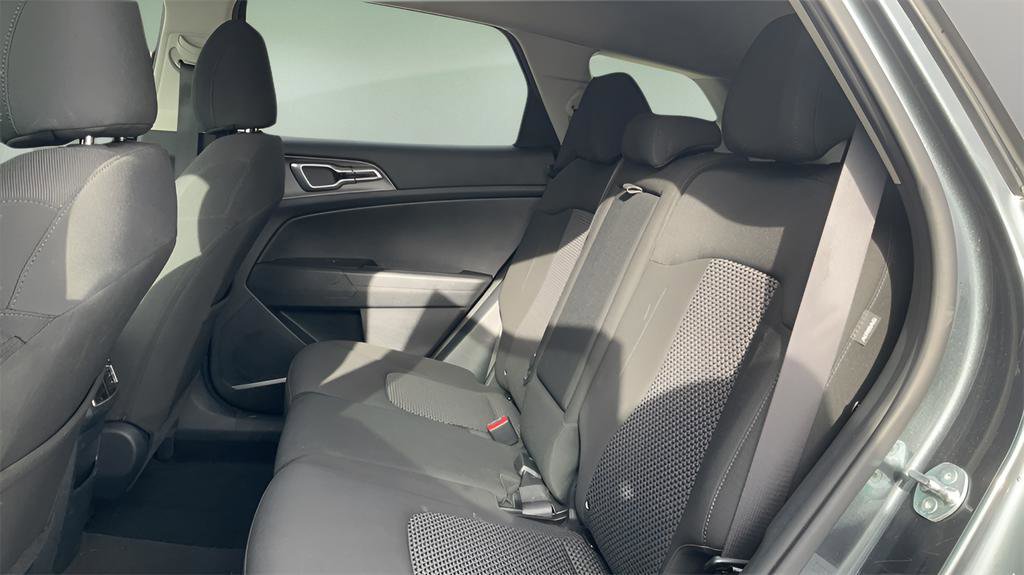 Used 2024 Kia Sportage LX image 12