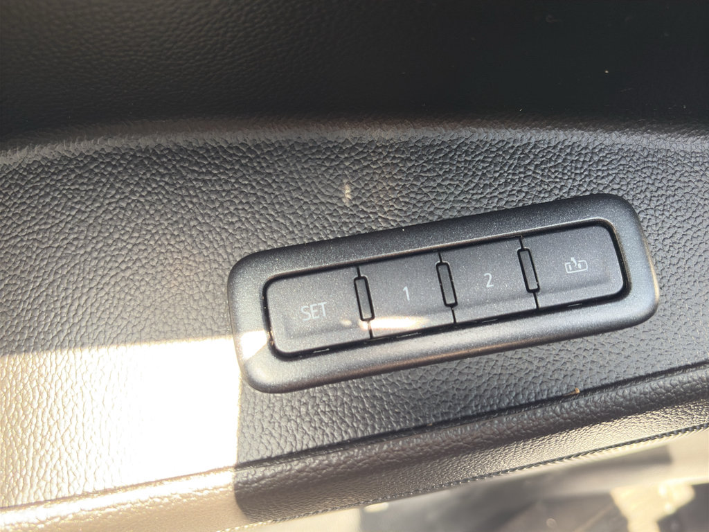 Used 2020 Chevrolet Suburban LT RWD image 26