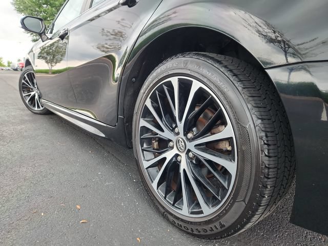 Used 2019 Toyota Camry SE w/ Carpet Mat Package FWD image 17