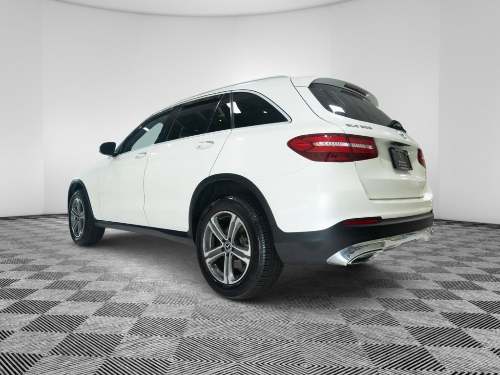 Used 2018 Mercedes-Benz GLC 300 4MATIC image 3