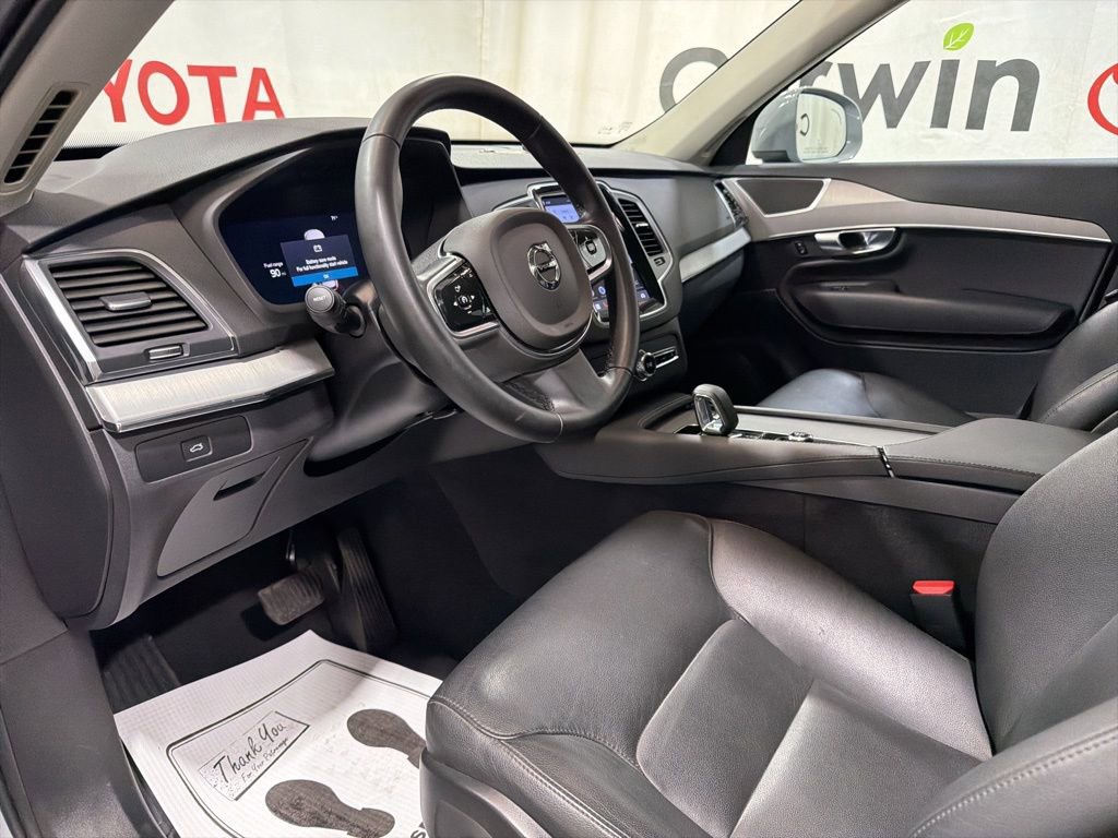 Used 2025 Volvo XC90 B5 Core AWD/4WD image 24