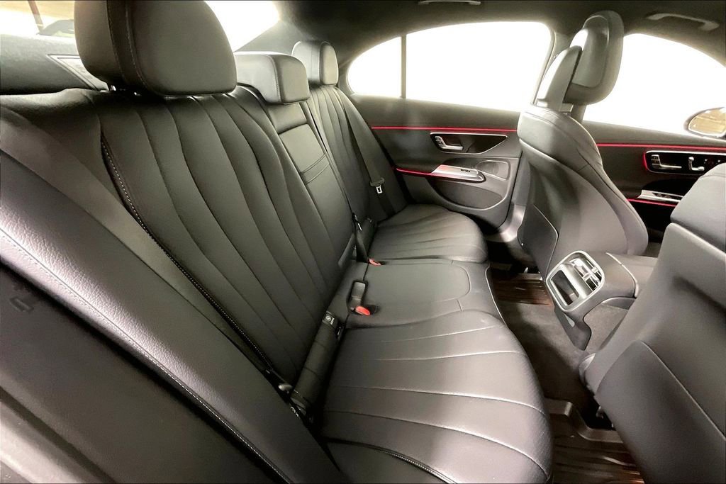 Used 2026 Mercedes-Benz E 350 4MATIC Sedan image 19