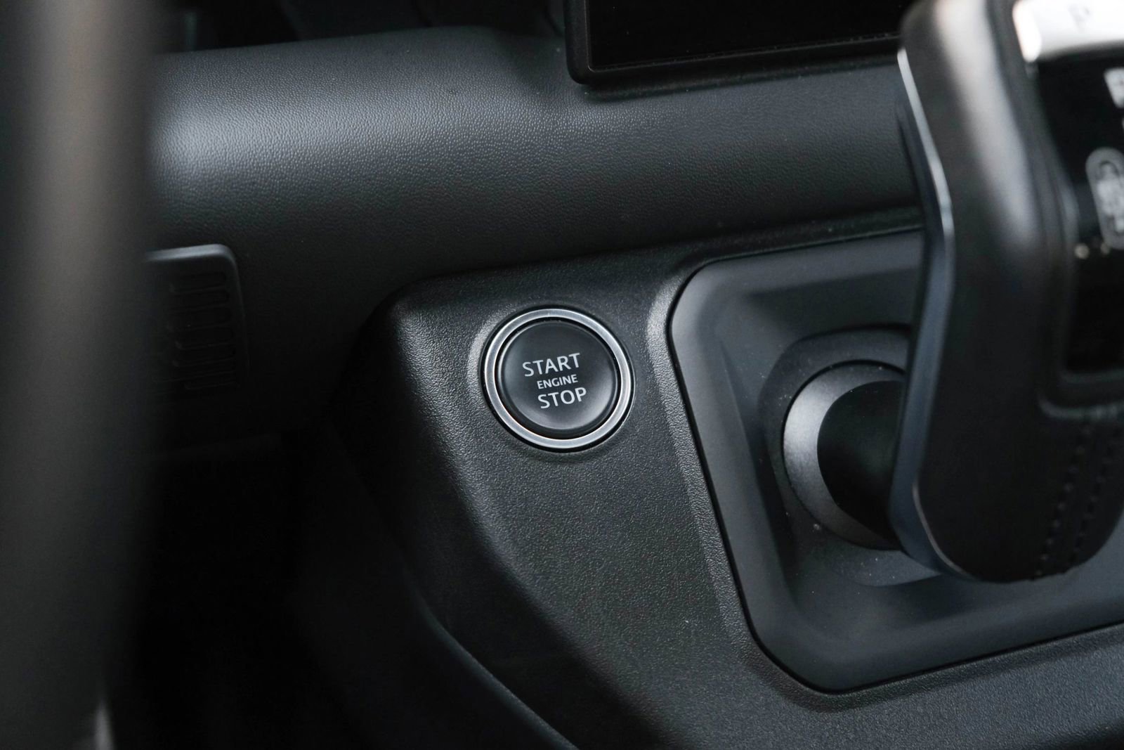 Used 2023 Land Rover Defender 110 X image 38