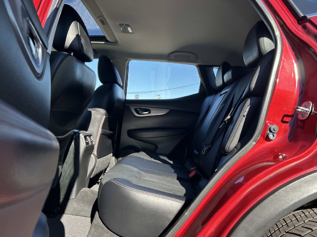 Used 2020 Nissan Rogue Sport SL w/ Premium Package AWD/4WD image 16