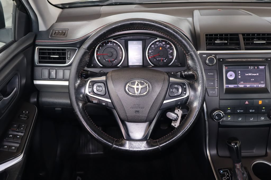 Used 2015 Toyota Camry SE FWD image 17