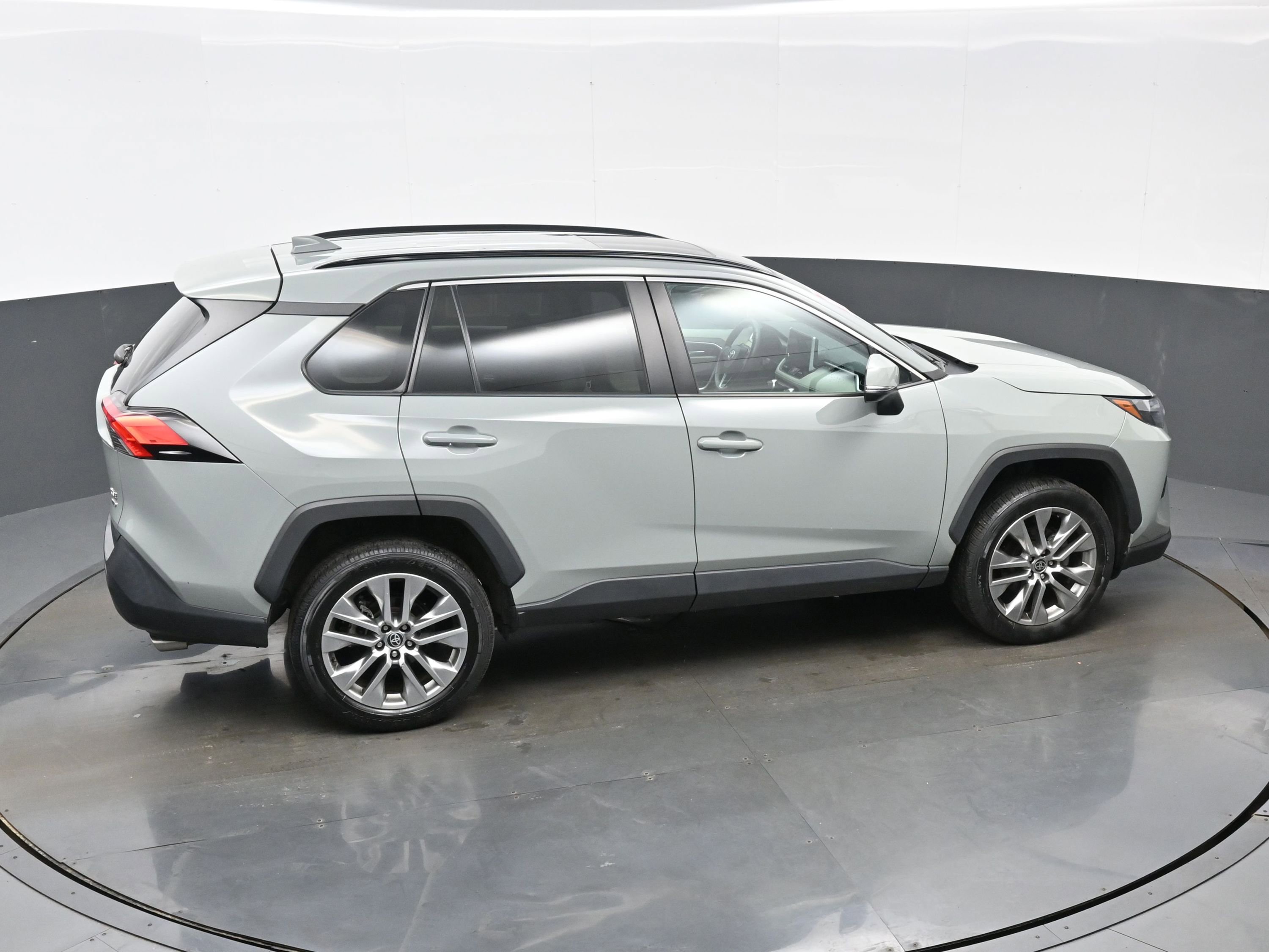 Used 2023 Toyota RAV4 XLE Premium AWD/4WD image 43