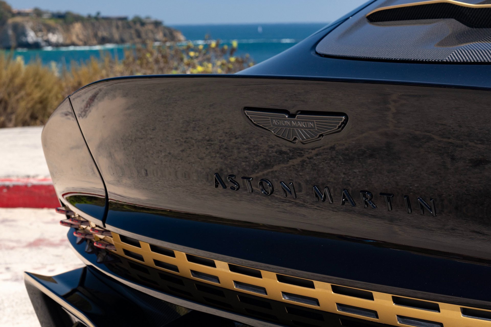 Used 2024 Aston Martin Valour image 61