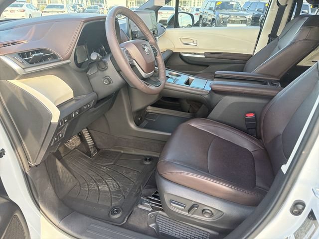 Certified 2024 Toyota Sienna Platinum FWD image 26