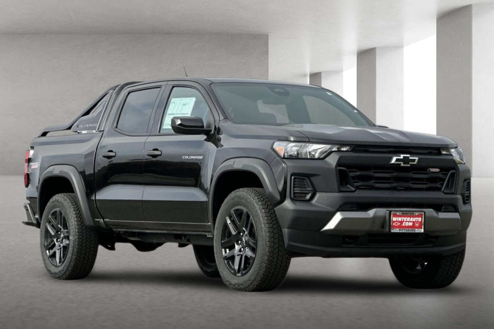 New 2025 Chevrolet Colorado Trail Boss w/ Midnight Edition
