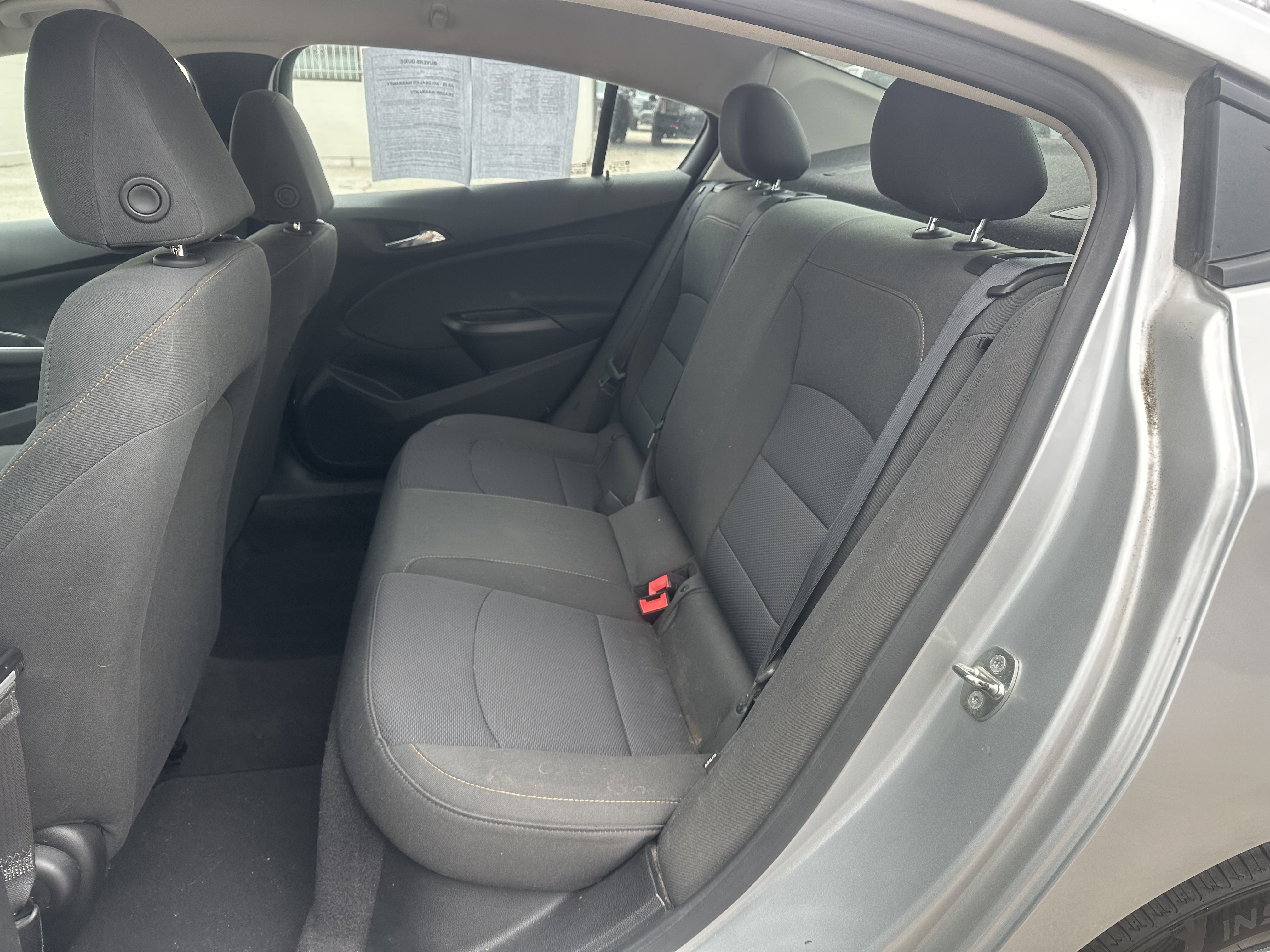 Used 2018 Chevrolet Cruze LS image 11