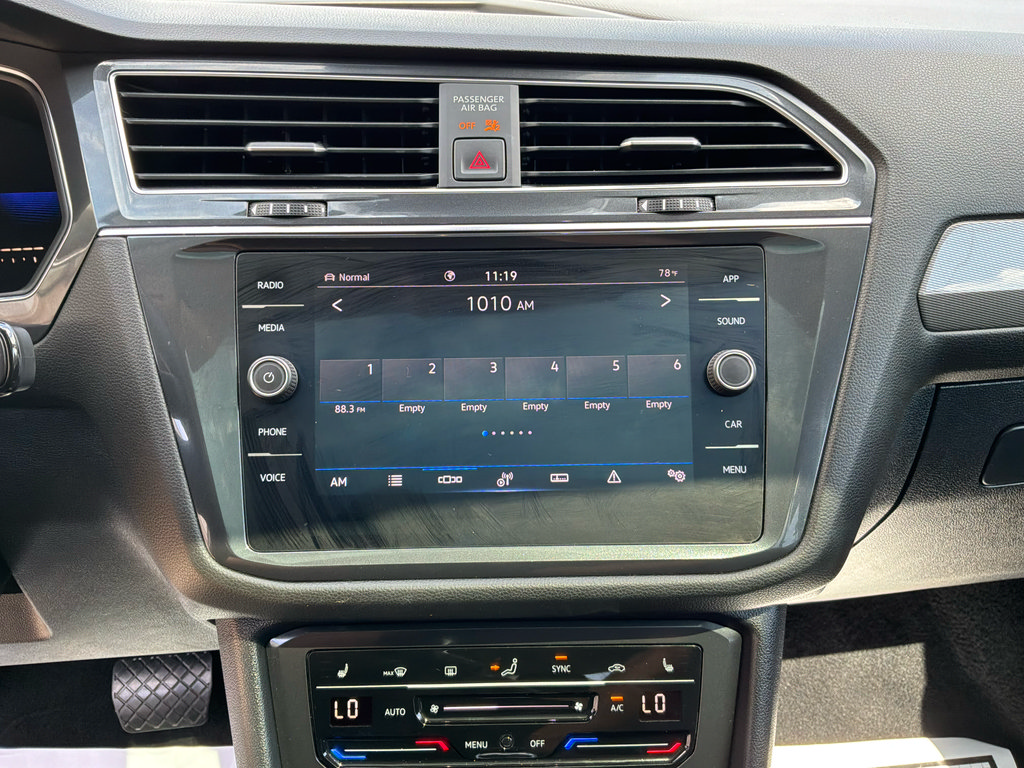Used 2022 Volkswagen Tiguan SE w/ Panoramic Sunroof Package AWD/4WD image 24