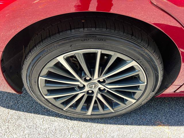 Certified 2025 Lexus ES 300h w/ Premium Package FWD image 17