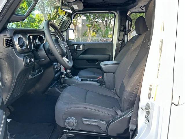 Certified 2023 Jeep Gladiator Overland AWD/4WD image 17