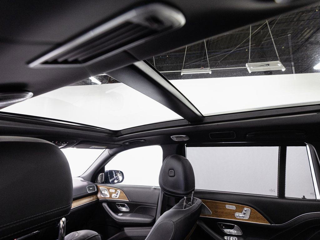 Used 2024 Mercedes-Benz Maybach GLS 600 4MATIC image 26