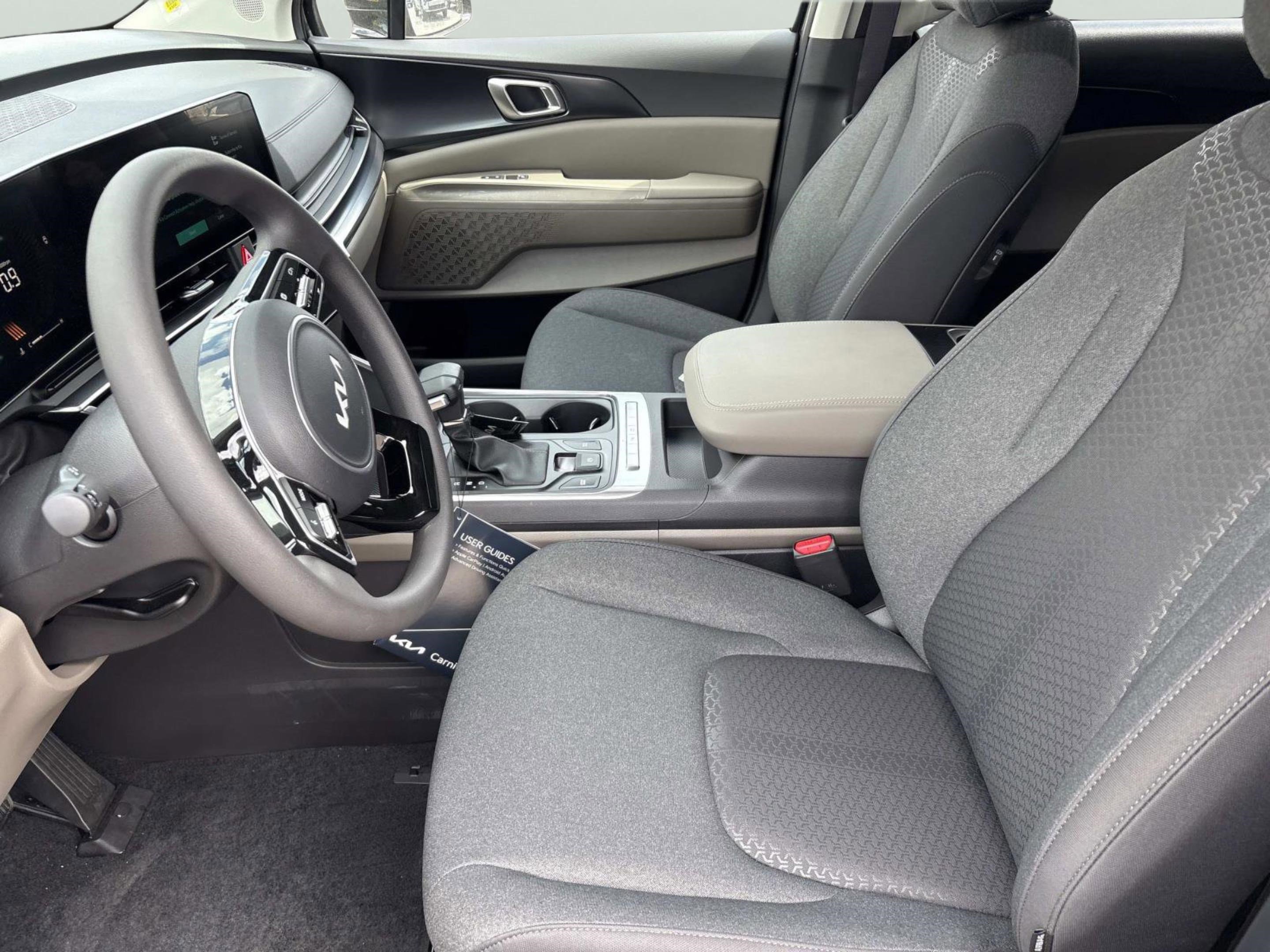 New 2026 Kia Carnival LX FWD image 21