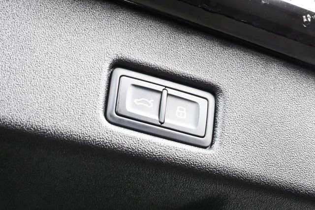 Used 2025 Audi Q5 Prestige image 28