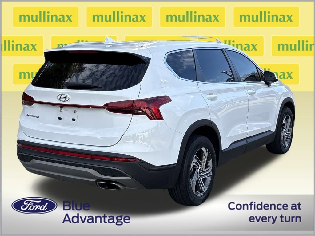 Used 2023 Hyundai Santa Fe SE image 4
