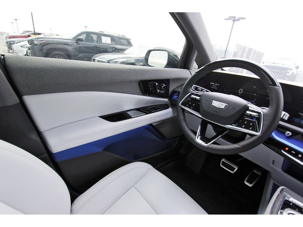 New 2027 Cadillac Optiq Luxury AWD/4WD image 8