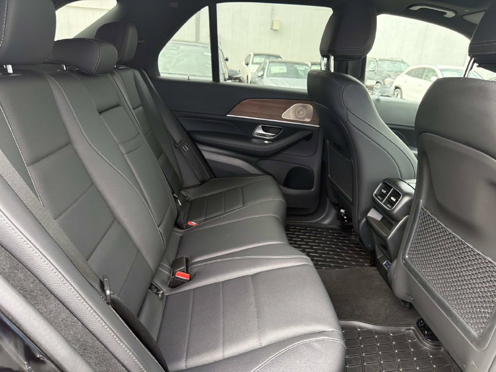Used 2025 Mercedes-Benz GLE 350 4MATIC image 9