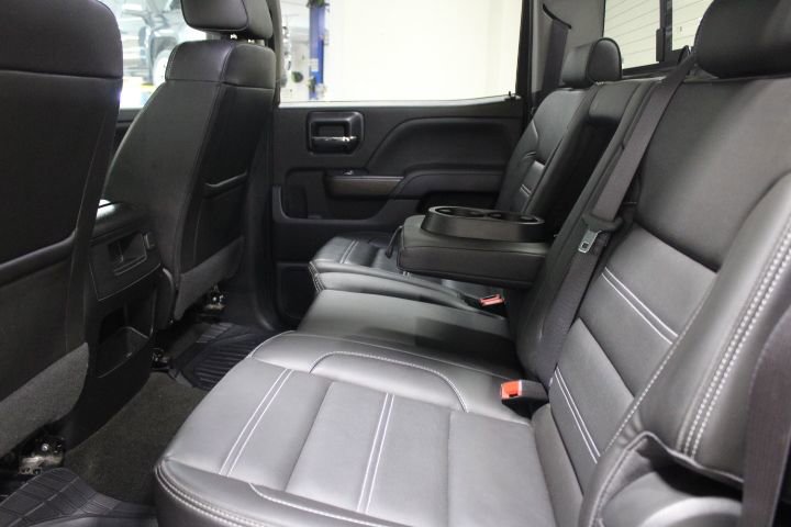 Used 2017 GMC Sierra 2500 Denali w/ Duramax Plus Package AWD/4WD image 23