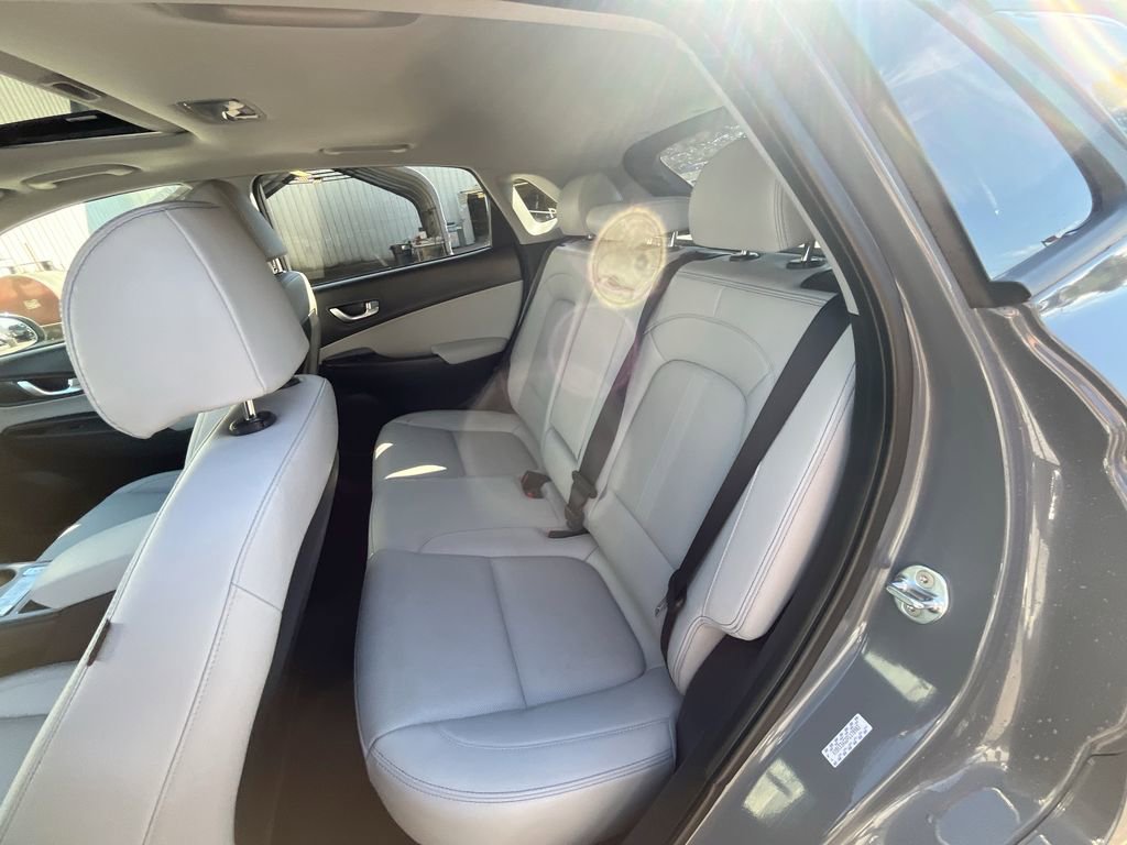 Used 2023 Hyundai Kona Limited image 12
