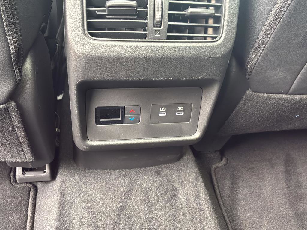 Used 2024 Nissan Rogue SL w/ SL Premium Package image 26