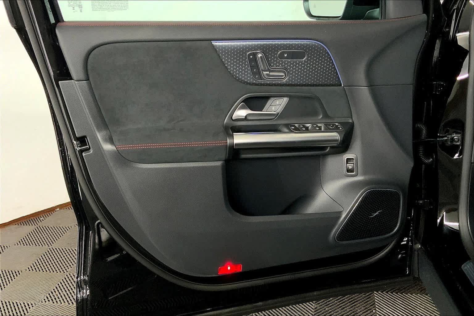 New 2025 Mercedes-Benz GLA 250 4MATIC image 12