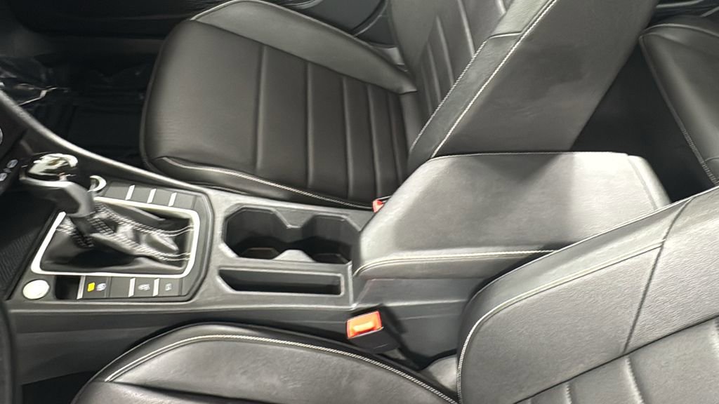 Used 2024 Volkswagen Jetta SE image 32