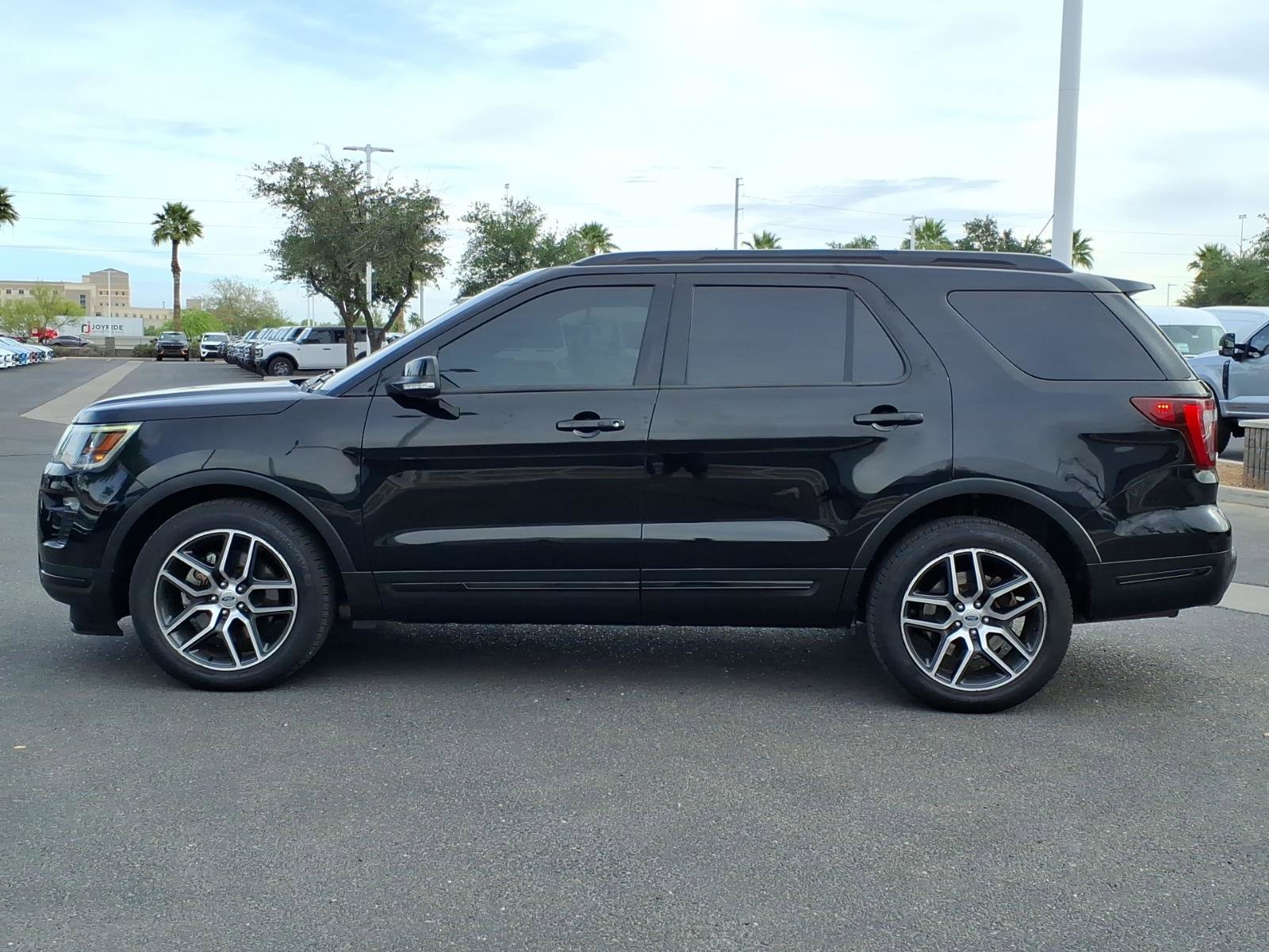 Used 2018 Ford Explorer Sport w/ Equipment Group 401A image 2