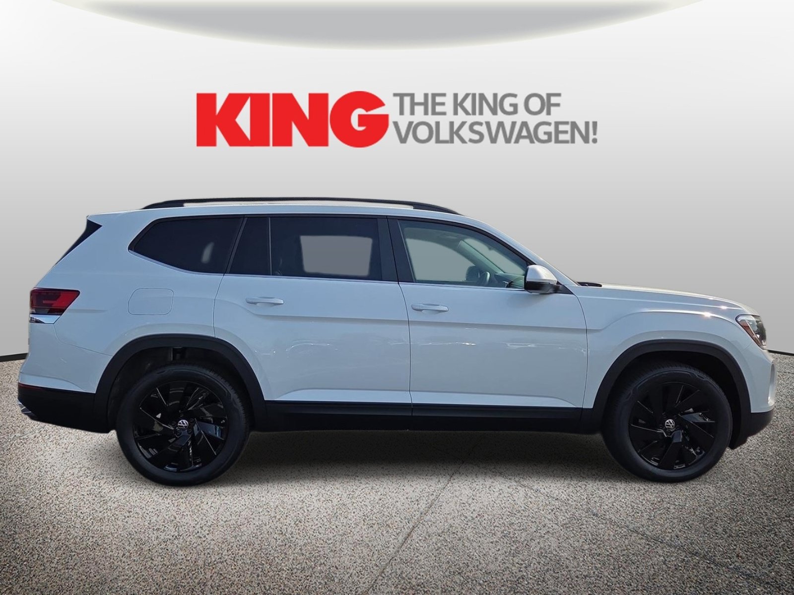 New 2026 Volkswagen Atlas SE FWD image 2