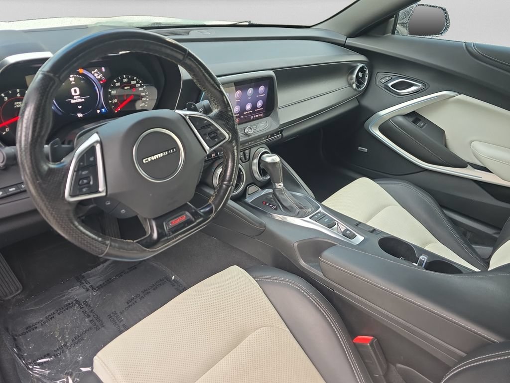 Used 2020 Chevrolet Camaro SS RWD image 11