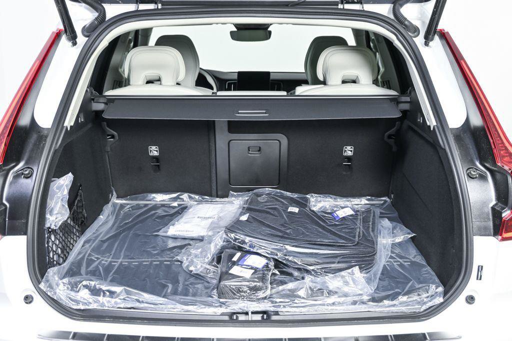 New 2026 Volvo XC60 T8 Ultra w/ Protection Package Premier AWD/4WD image 29