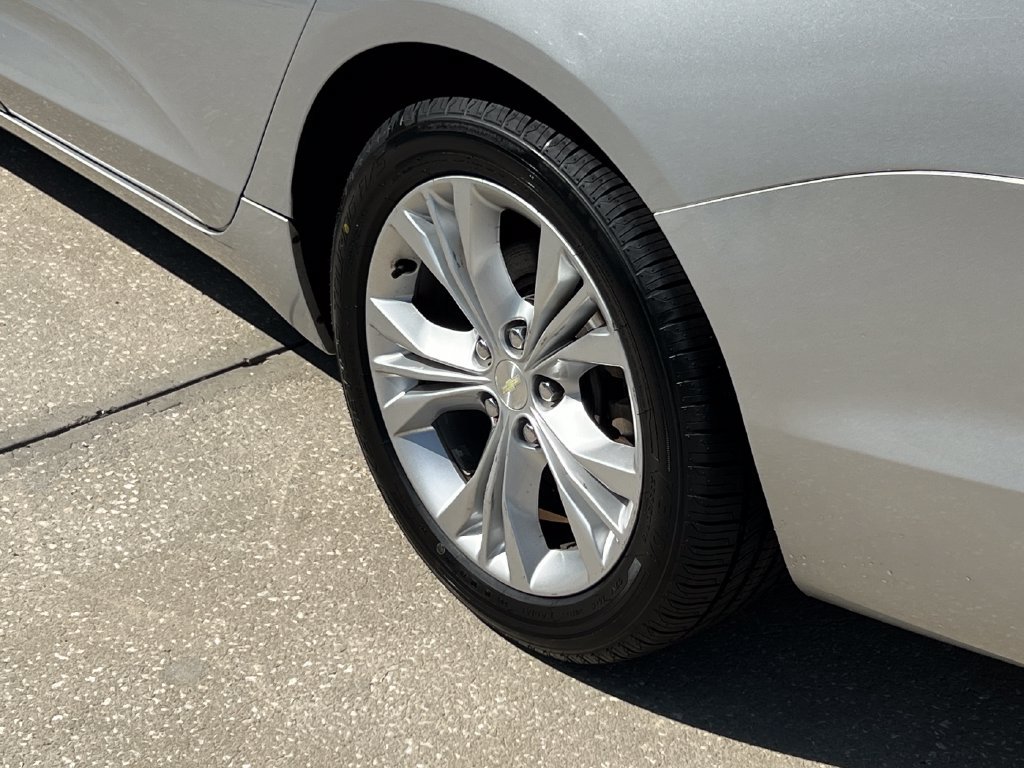 Used 2015 Chevrolet Impala LT w/ Convenience Package FWD image 24