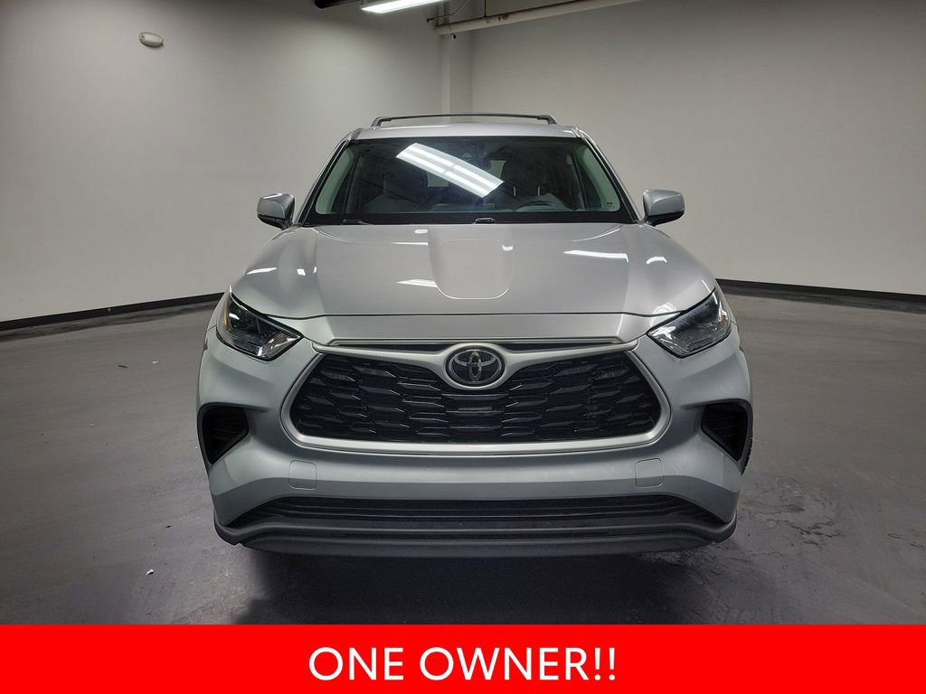 Used 2023 Toyota Highlander L FWD image 3