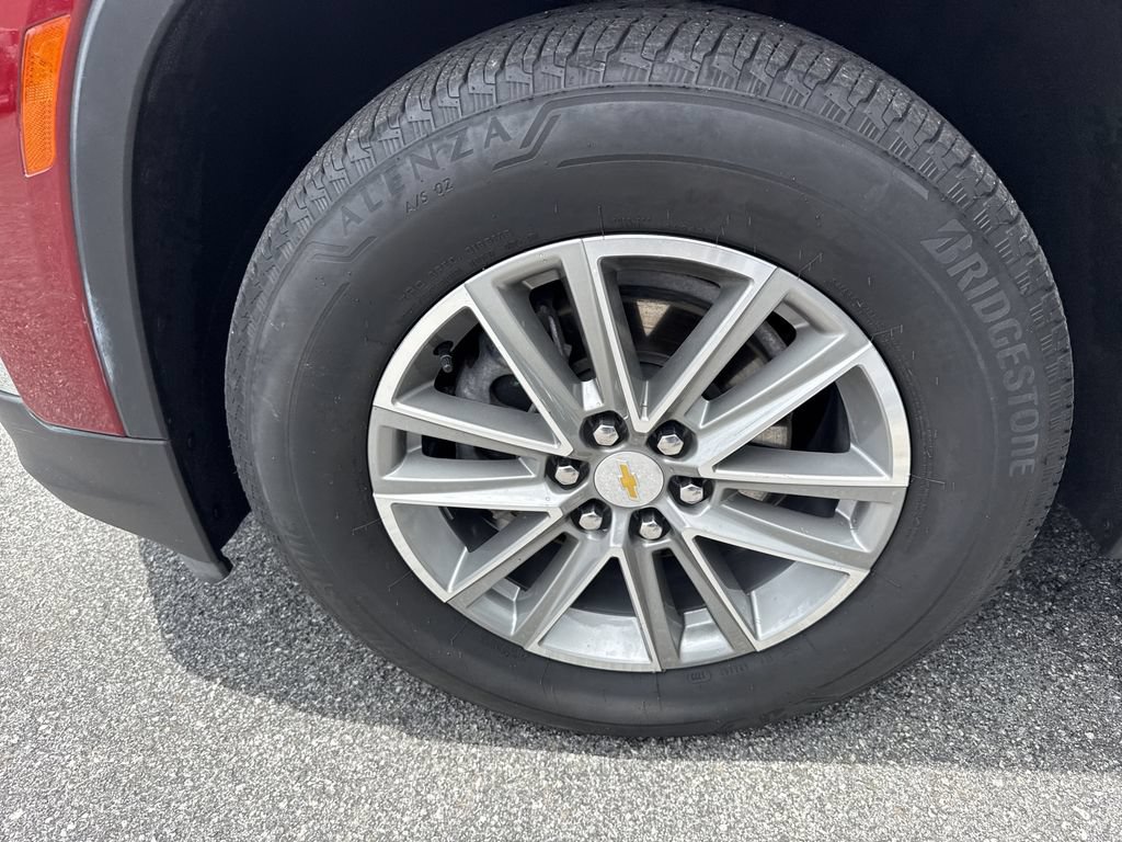 Used 2023 Chevrolet Traverse LT FWD image 11