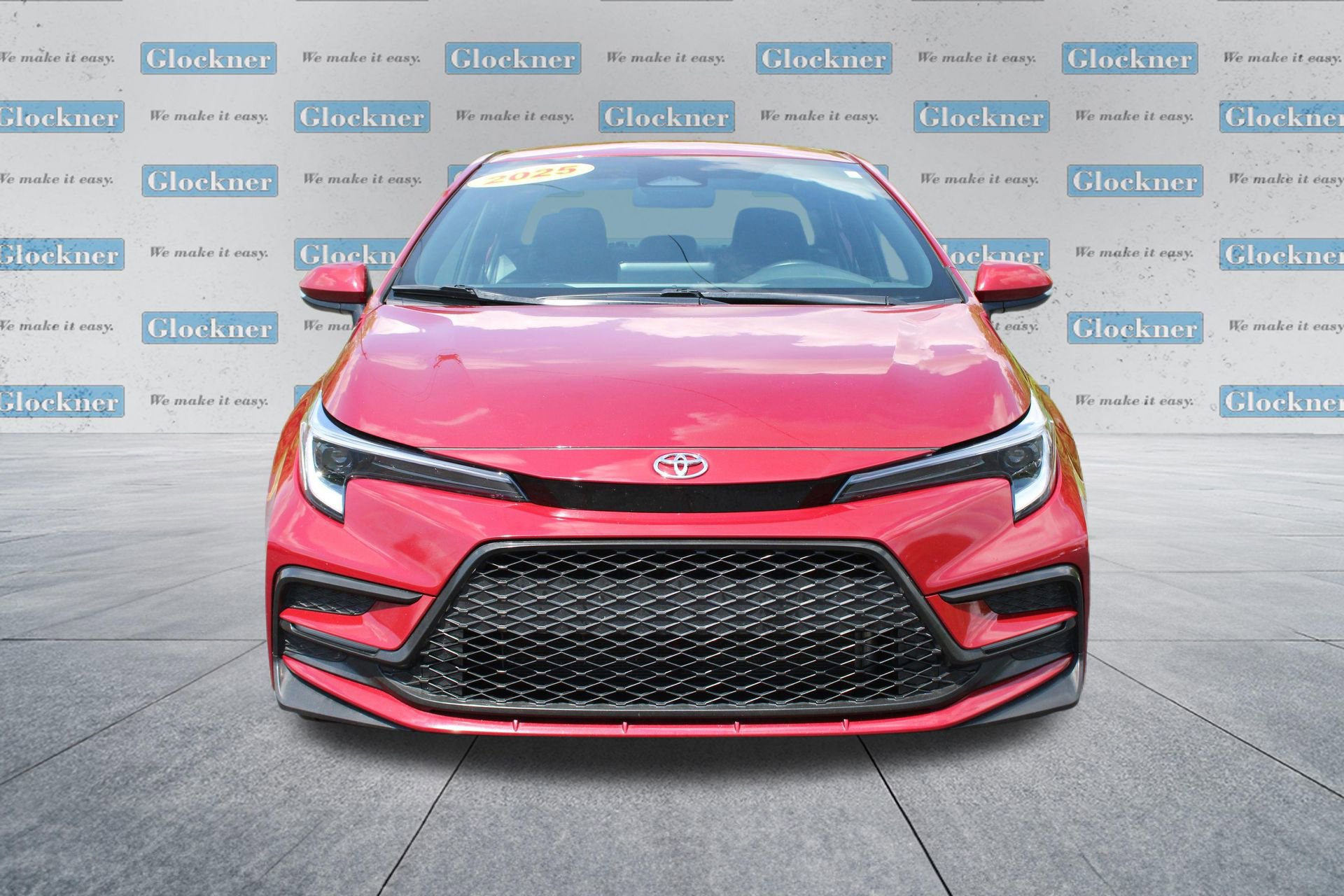 Used 2025 Toyota Corolla SE FWD image 2